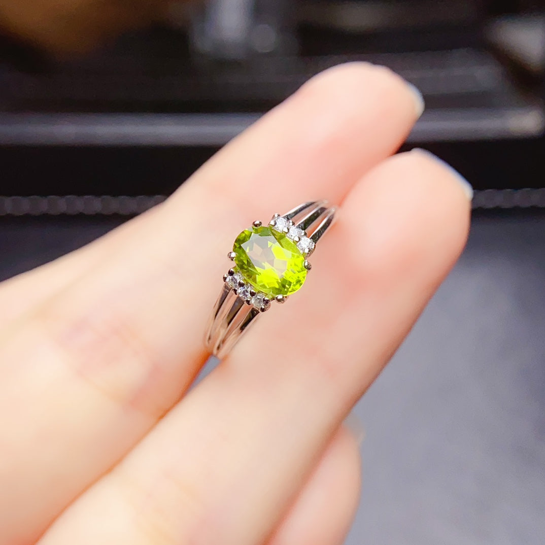 The natural olivine ring