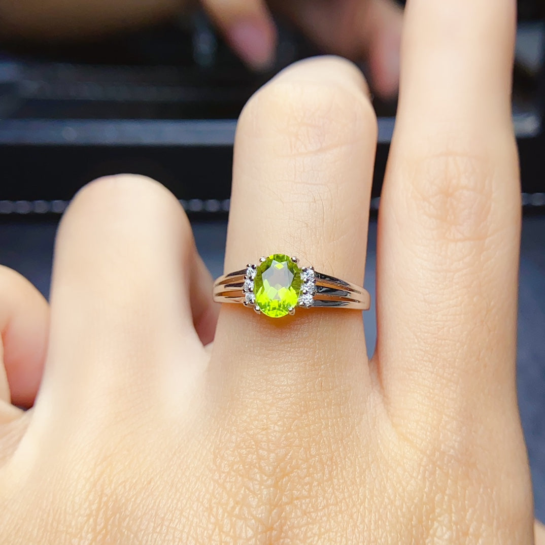 The natural olivine ring