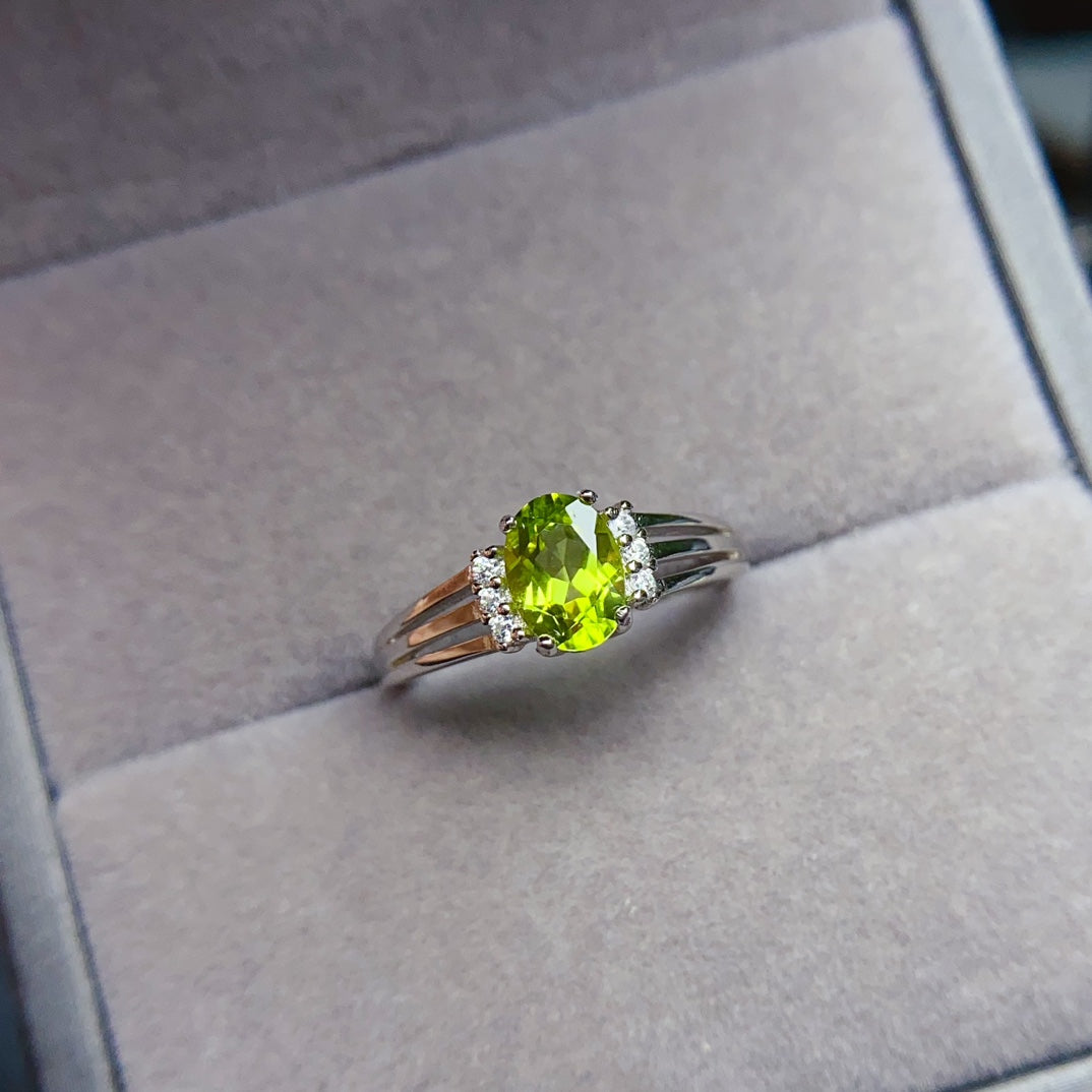The natural olivine ring