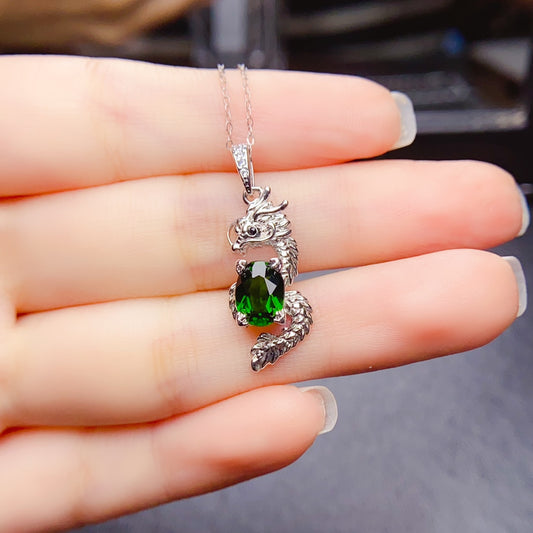 The natural diopside pendant