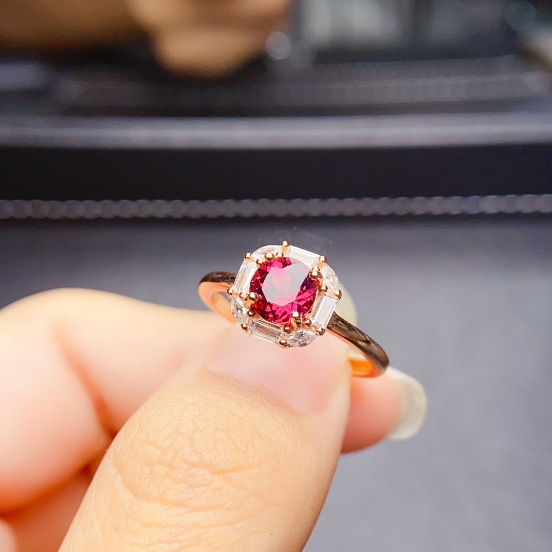 New magnesium aluminum garnet ring