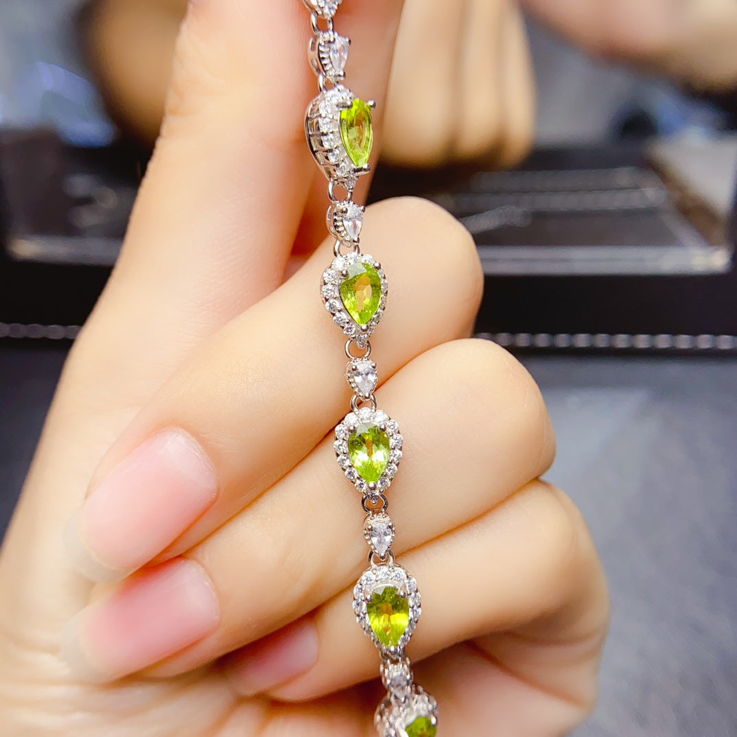 The natural olivine bracelet has arrived