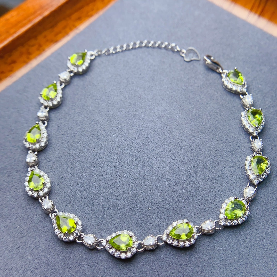 The natural olivine bracelet has arrived