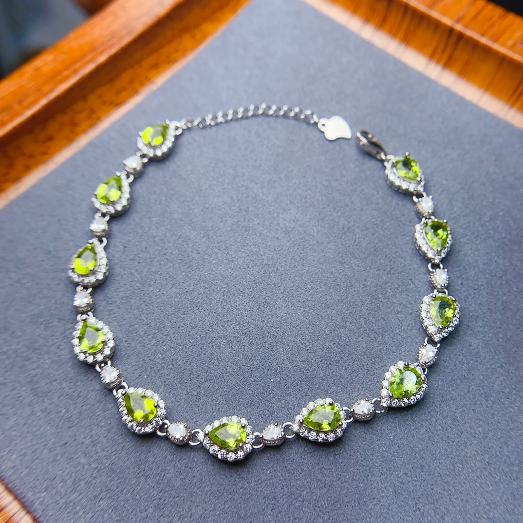 The natural olivine bracelet has arrived